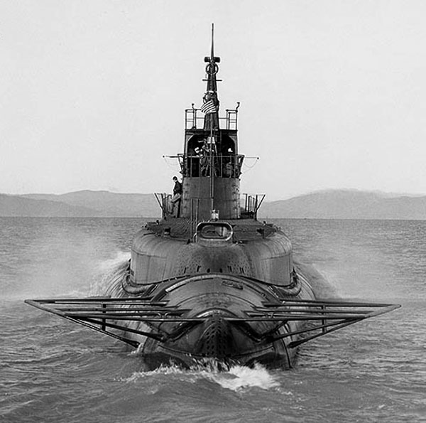 USS Tullibee stern on